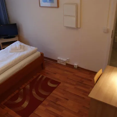 Hotel Arena - Mitte 2*