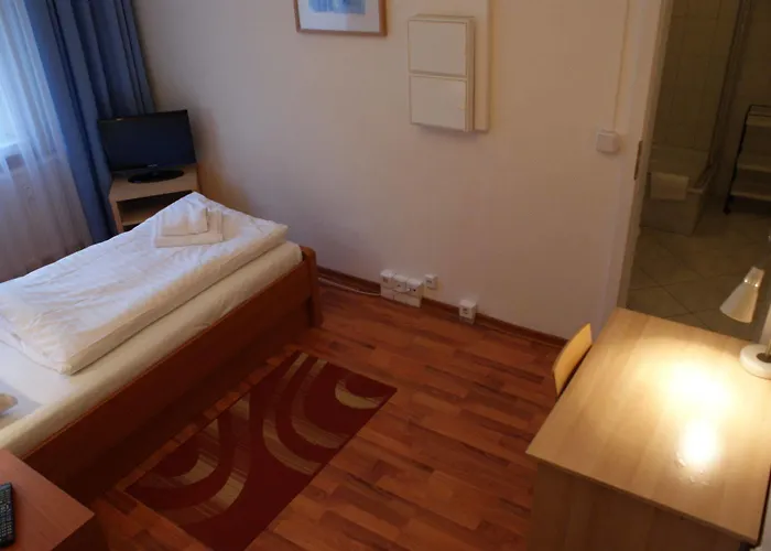 Szálloda Arena - Mitte 2*