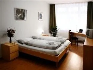 Arena - Mitte Szálloda 2*